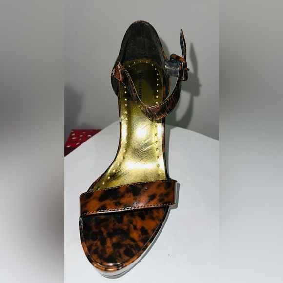 ANKLE STRAP BUCKLE OPEN TOE STILETTO HEEL SIZE 6 ANIMAL PRINT - Picture 6 of 6